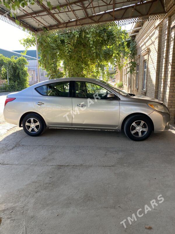Nissan Versa 2012 - 95 000 TMT - Türkmenabat - img 2