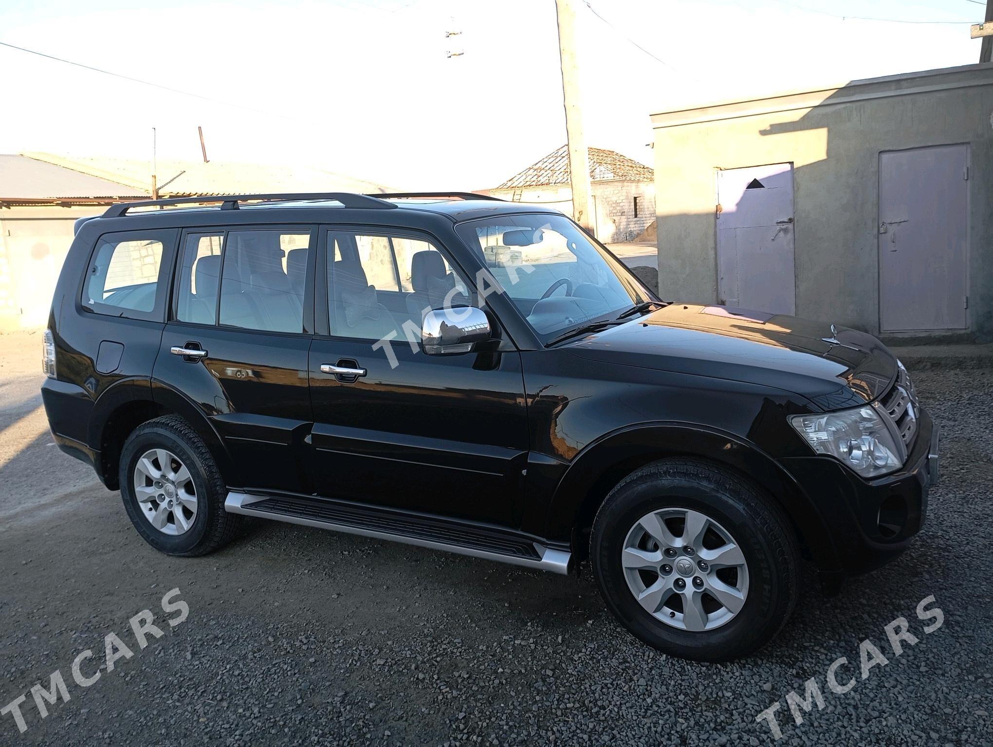 Mitsubishi Pajero 2012 - 280 000 TMT - Берекет - img 3