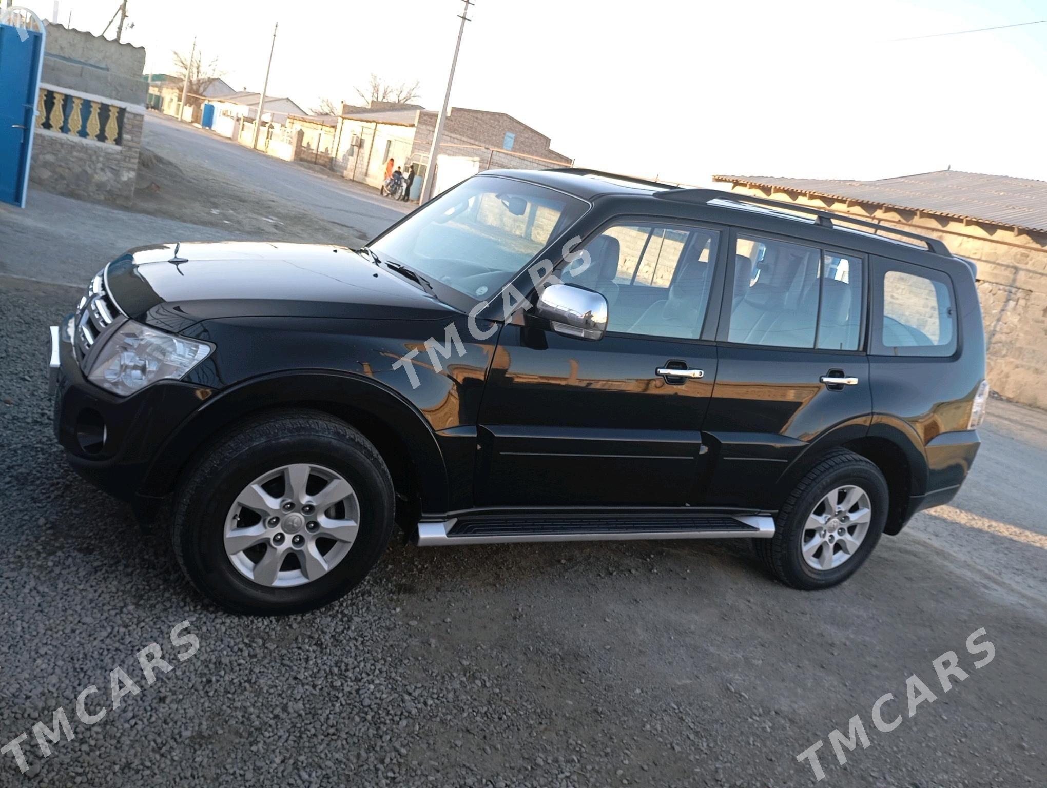 Mitsubishi Pajero 2012 - 280 000 TMT - Берекет - img 4