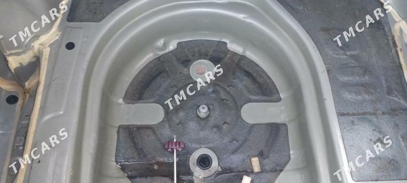Toyota Camry 2005 - 185 000 TMT - Мары - img 4