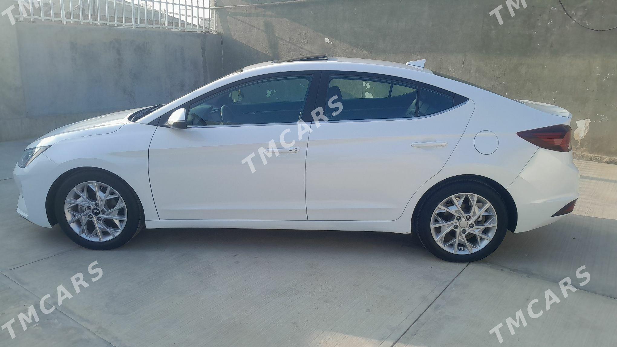 Hyundai Elantra 2019 - 215 000 TMT - Гёкдепе - img 4