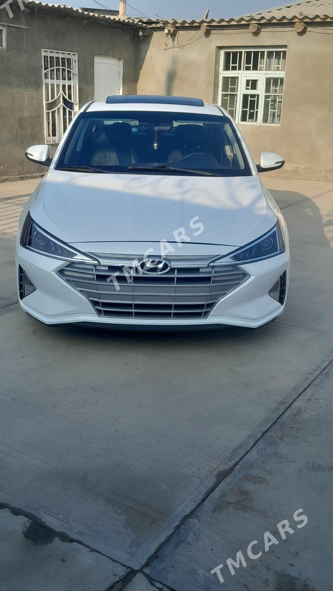 Hyundai Elantra 2019 - 215 000 TMT - Гёкдепе - img 2