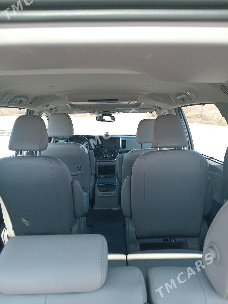 Toyota Sienna 2018 - 400 000 TMT - Туркменабат - img 2