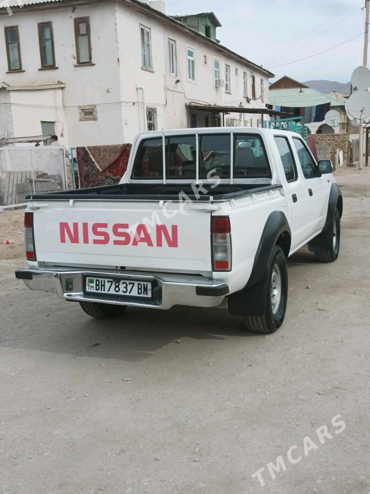 Nissan Navara 2011 - 140 000 TMT - Balkanabat - img 6