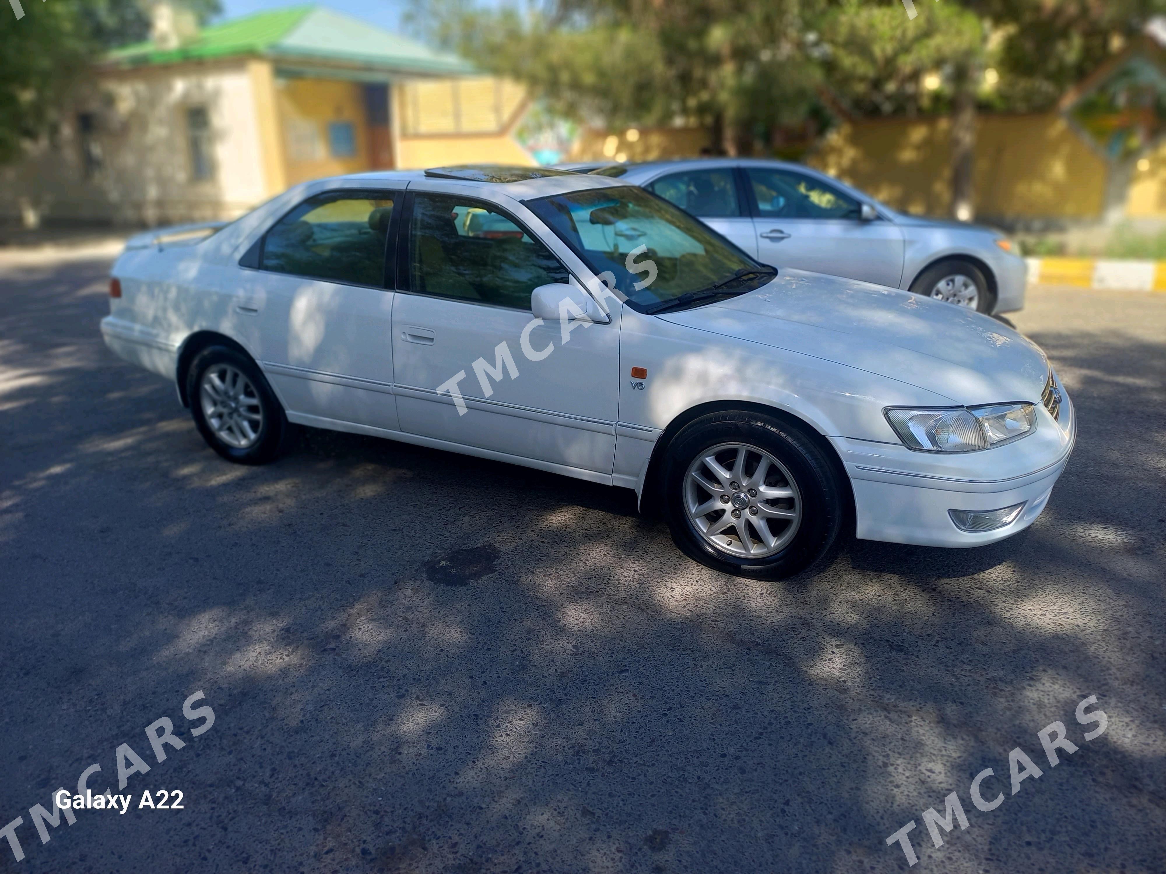 Toyota Camry 2000 - 136 000 TMT - Мары - img 1