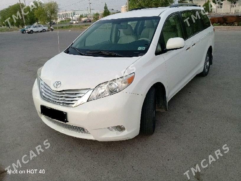 Toyota Sienna 2010 - 285 000 TMT - Wekilbazar - img 6