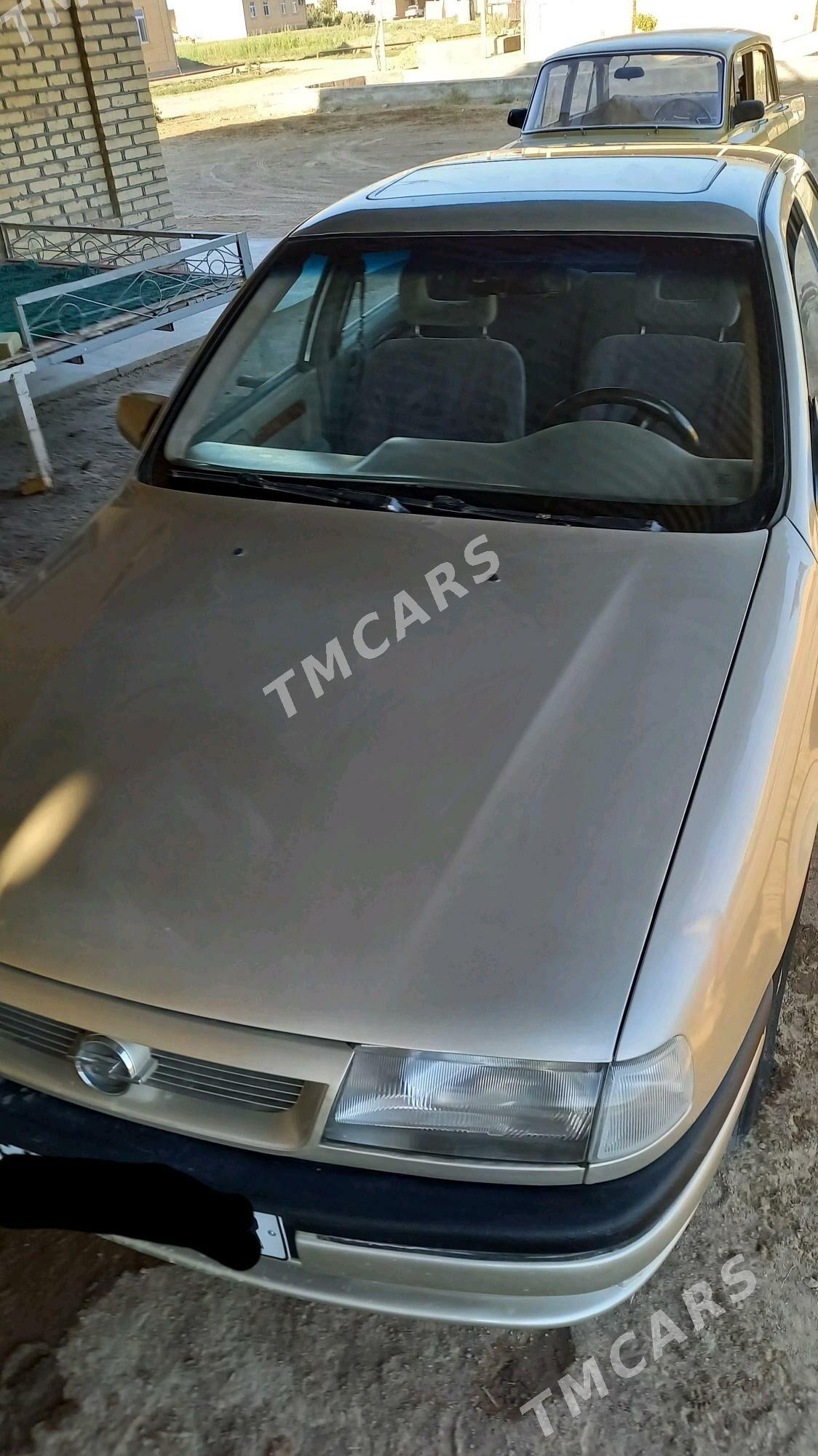 Opel Vectra 1992 - 35 000 TMT - Mary - img 3