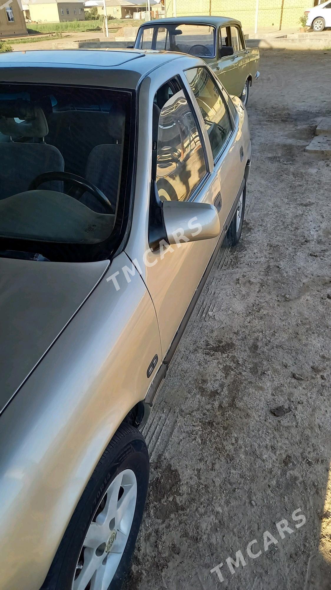 Opel Vectra 1992 - 35 000 TMT - Mary - img 4