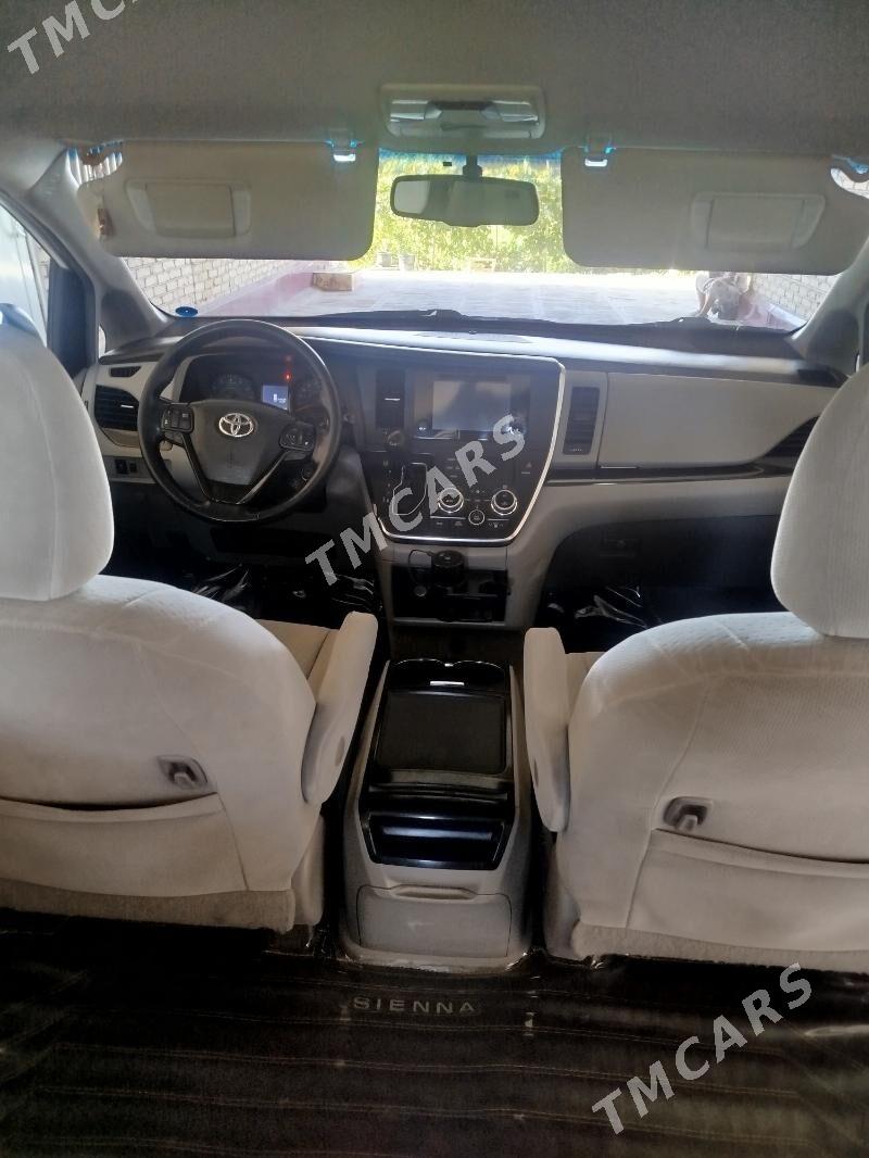 Toyota Sienna 2016 - 310 000 TMT - Мары - img 7