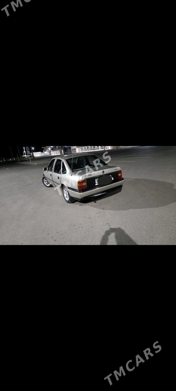 Opel Vectra 1991 - 26 000 TMT - Sarahs - img 2
