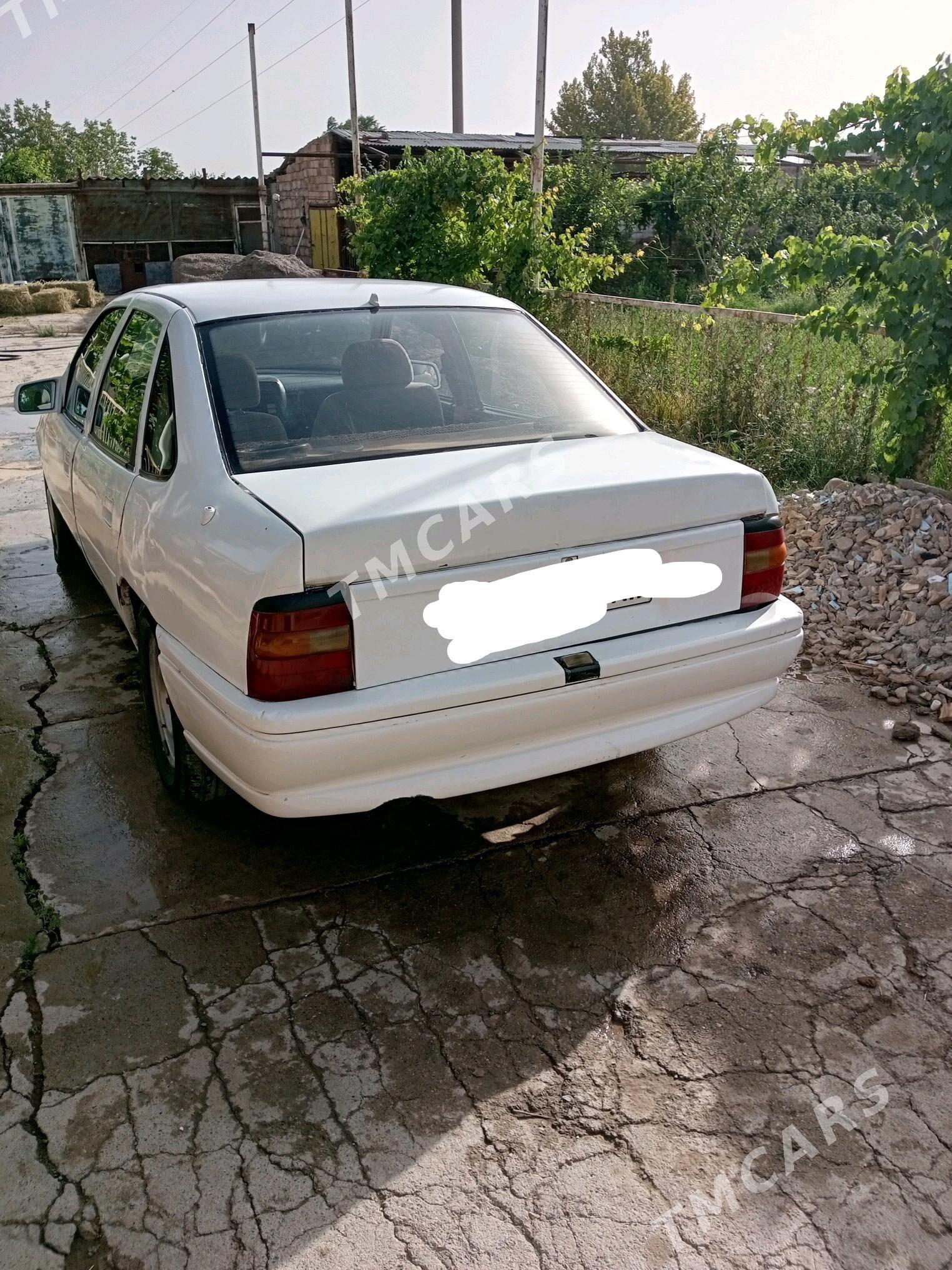 Opel Vectra 1990 - 22 000 TMT - Ýaşlyk - img 2
