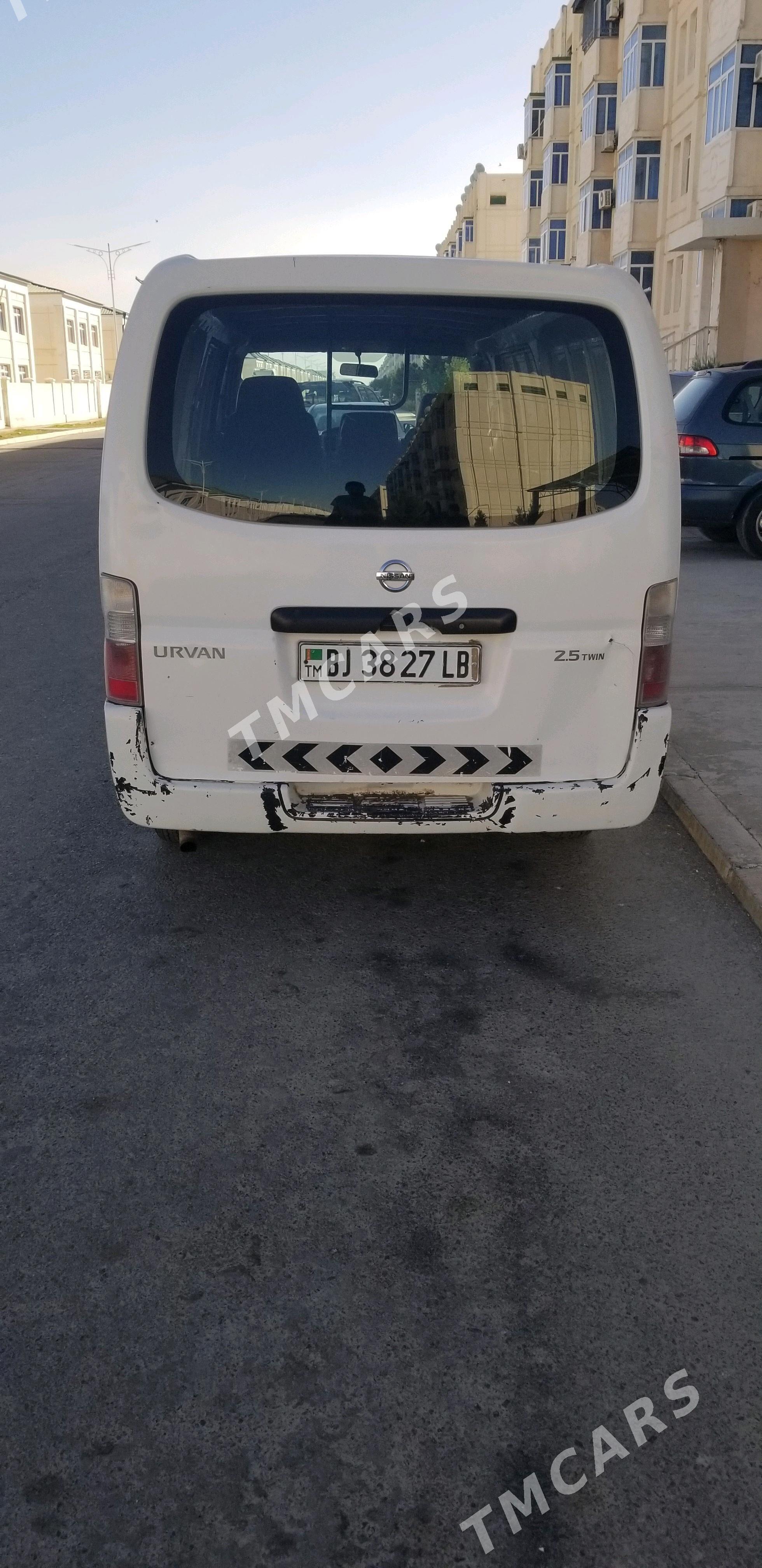 Nissan Urvan 2010 - 140 000 TMT - Мары - img 4