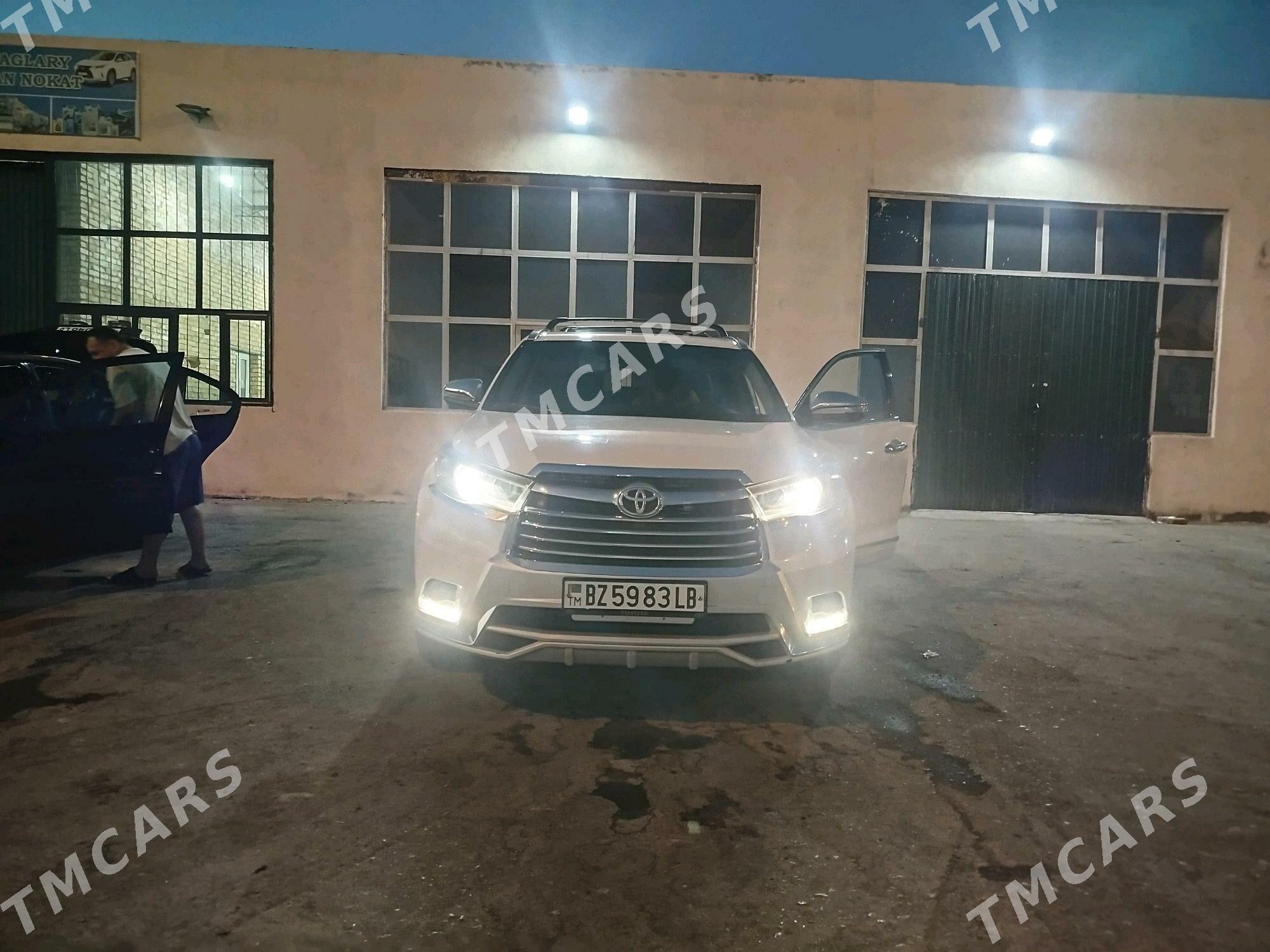 Toyota Highlander 2016 - 390 000 TMT - Dänew - img 3