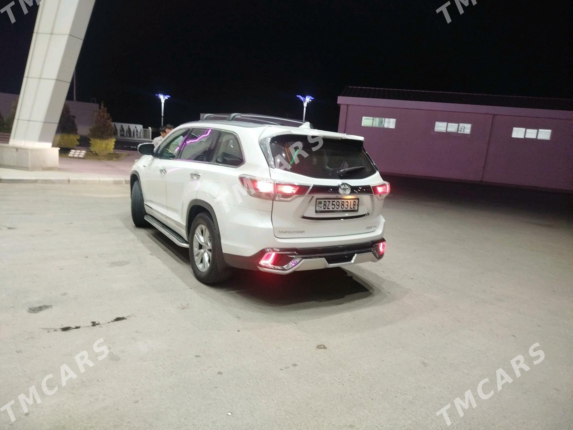 Toyota Highlander 2016 - 390 000 TMT - Dänew - img 4