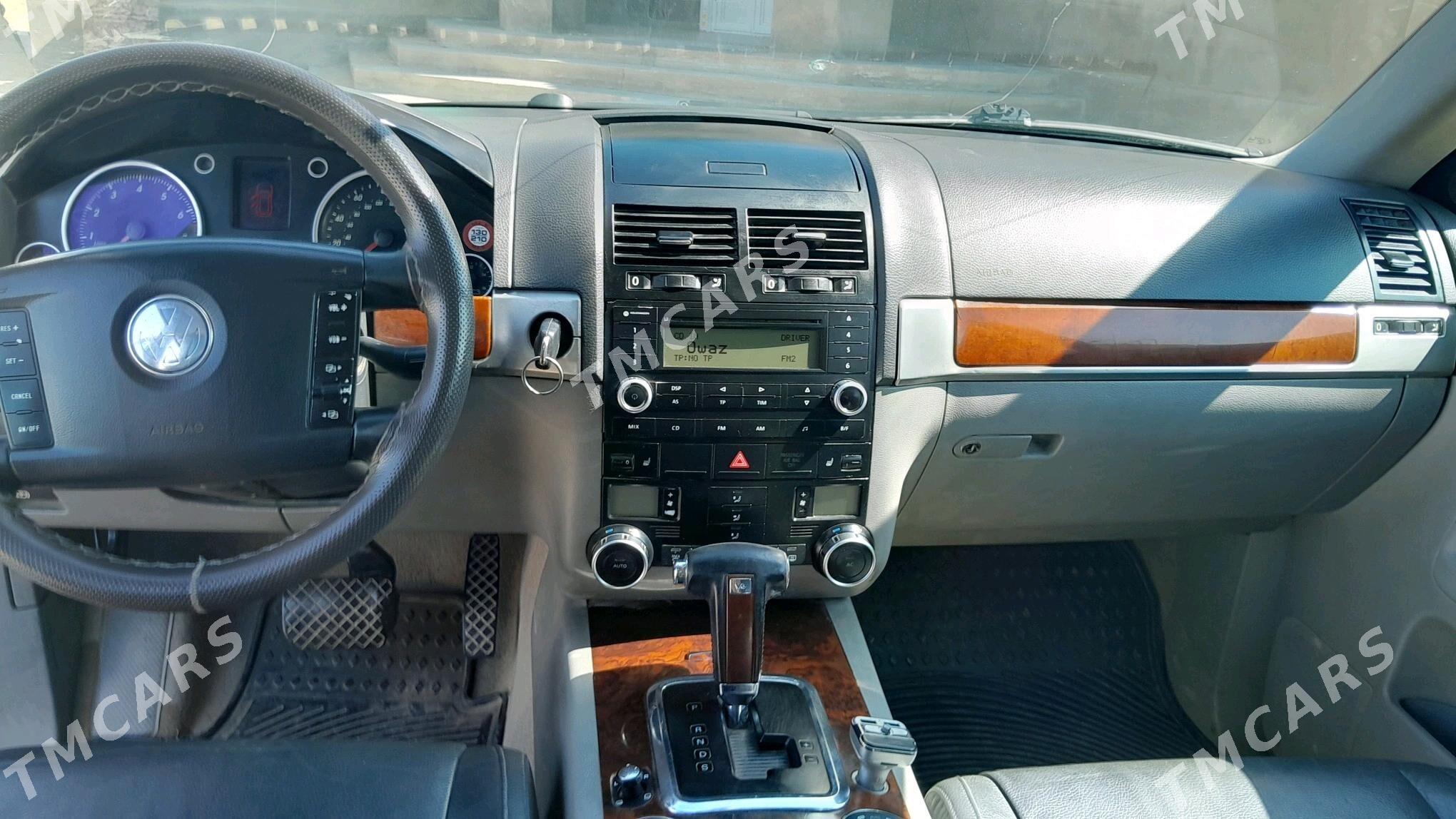 Volkswagen Touareg 2005 - 105 000 TMT - Балканабат - img 4