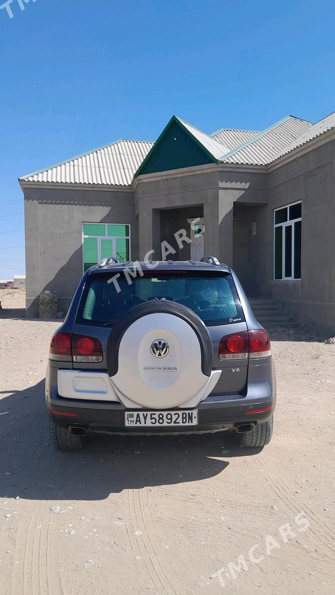 Volkswagen Touareg 2005 - 105 000 TMT - Балканабат - img 6