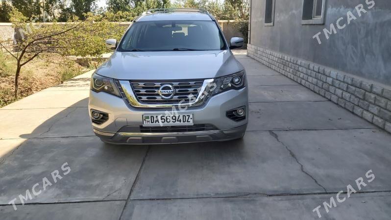 Nissan Pathfinder 2019 - 320 000 TMT - Дашогуз - img 4