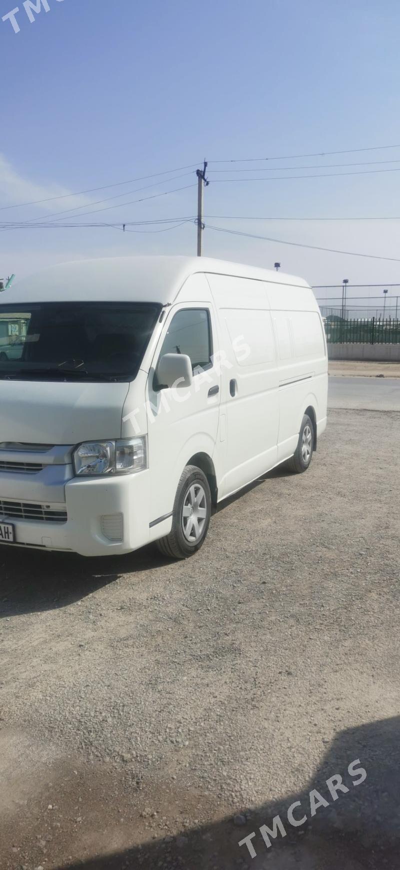 Toyota Hiace 2017 - 410 000 TMT - Гёкдепе - img 3