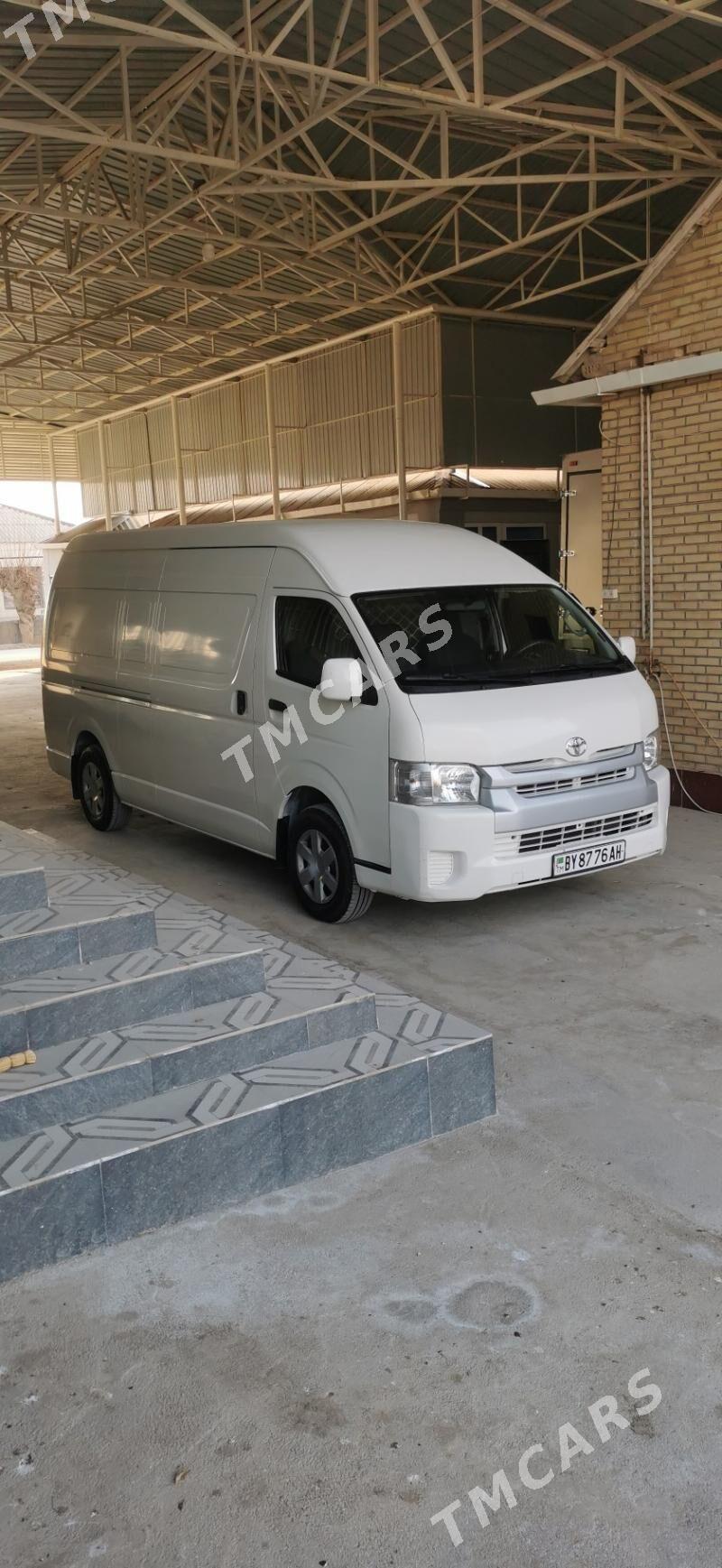 Toyota Hiace 2017 - 410 000 TMT - Гёкдепе - img 6