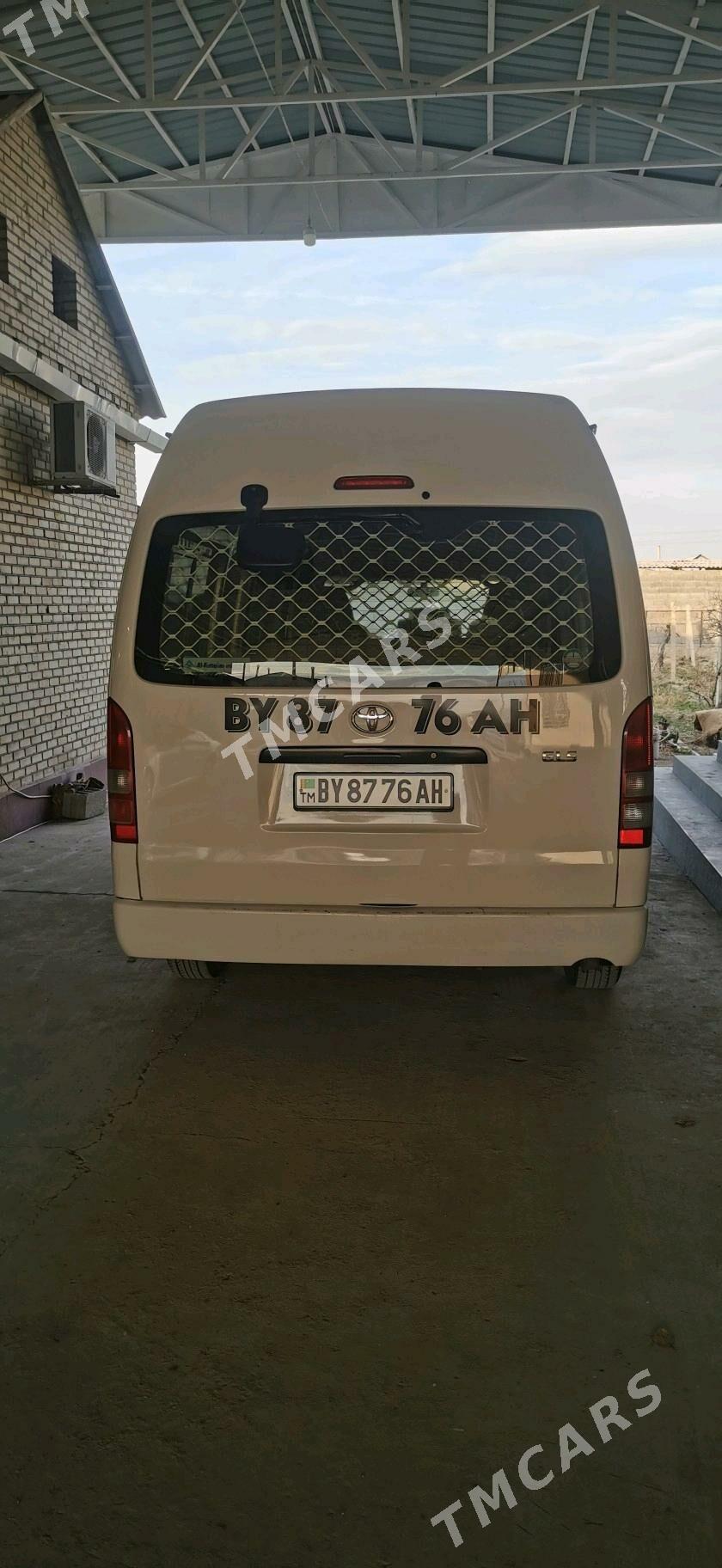 Toyota Hiace 2017 - 410 000 TMT - Гёкдепе - img 8