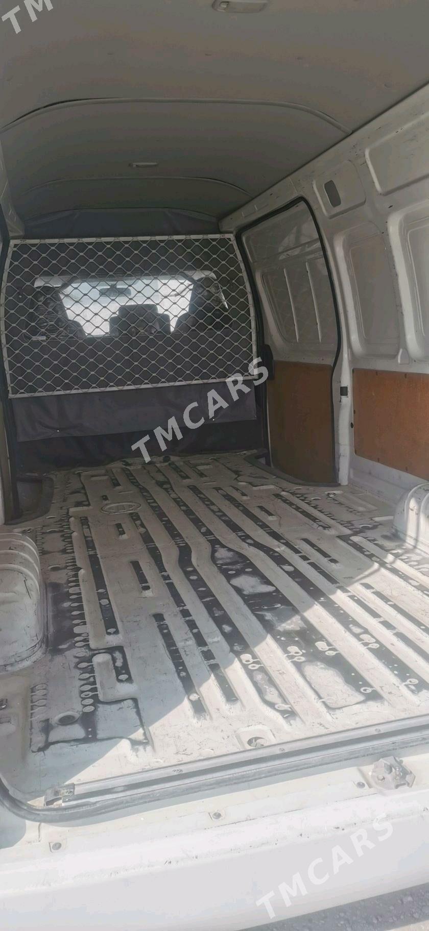 Toyota Hiace 2017 - 410 000 TMT - Гёкдепе - img 7