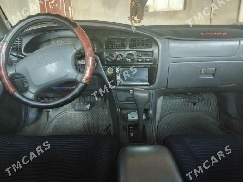 Toyota Camry 1995 - 75 000 TMT - Saýat - img 3