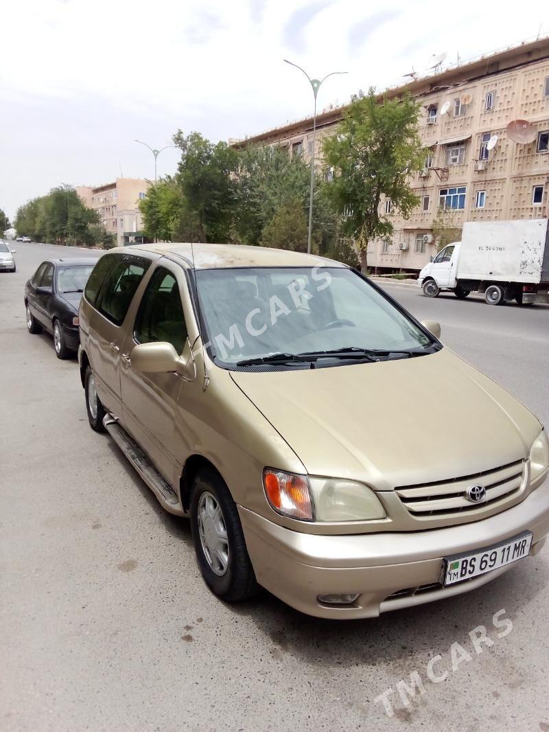 Toyota Sienna 2001 - 110 000 TMT - Мары - img 2