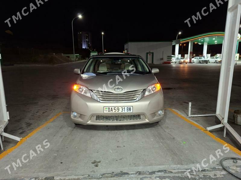 Toyota Sienna 2017 - 355 000 TMT - Türkmenbaşy - img 4