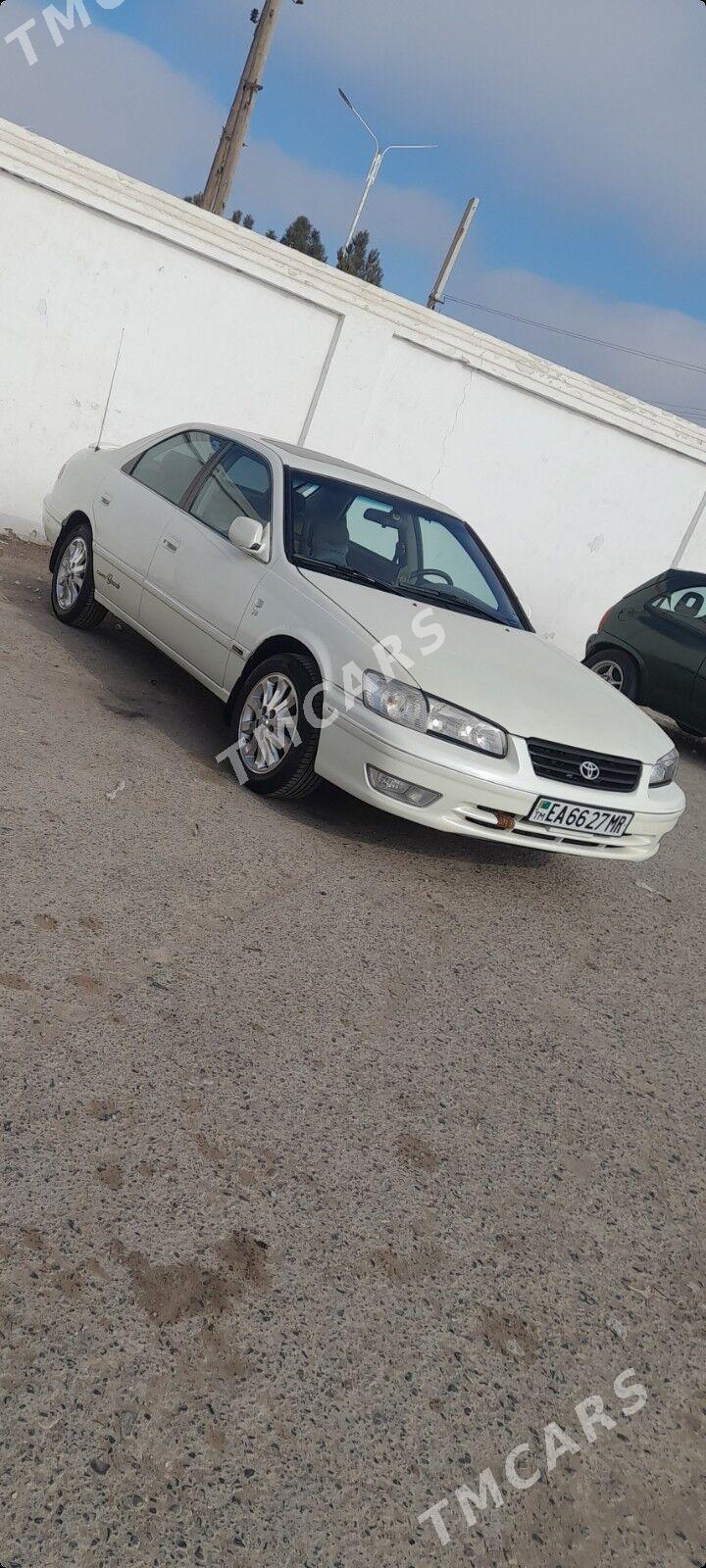 Toyota Camry 2000 - 180 000 TMT - Дянев - img 2