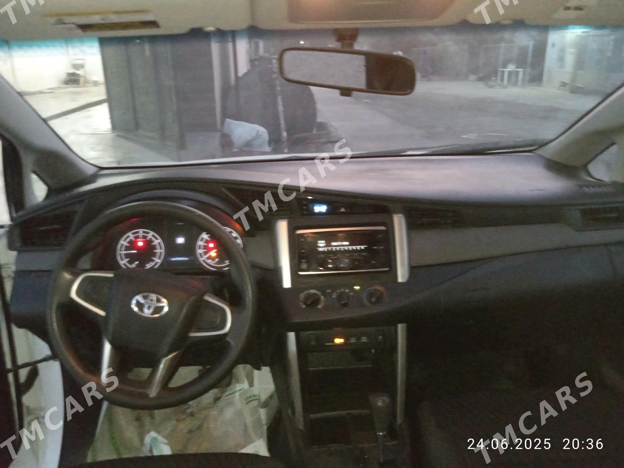 Toyota Innova 2022 - 250 000 TMT - Mary - img 6