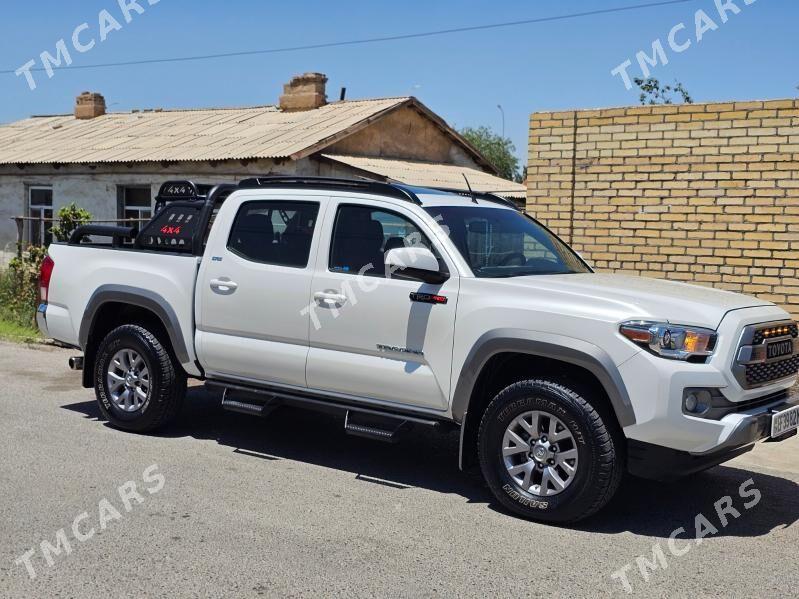 Toyota Tacoma 2017 - 400 000 TMT - Mary - img 8