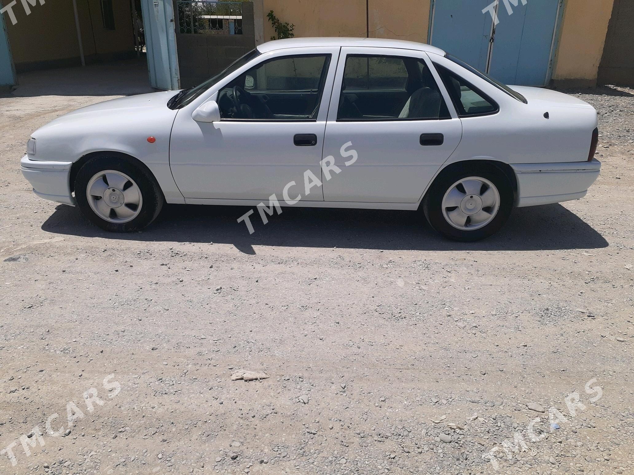 Opel Vectra 1993 - 38 000 TMT - Бахарден - img 4