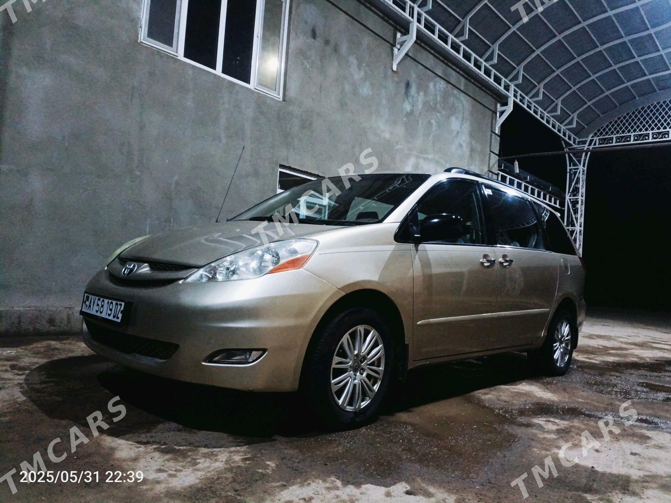 Toyota Sienna 2006 - 200 000 TMT - Gurbansoltan Eje - img 3