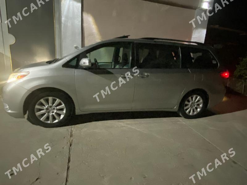 Toyota Sienna 2017 - 390 000 TMT - Туркменабат - img 5
