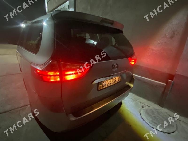 Toyota Sienna 2017 - 390 000 TMT - Туркменабат - img 6