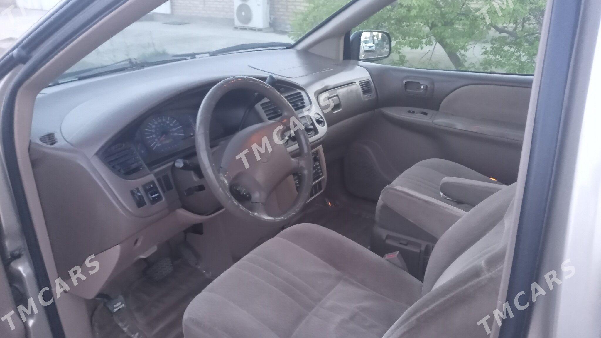 Toyota Sienna 2002 - 155 000 TMT - Мары - img 3