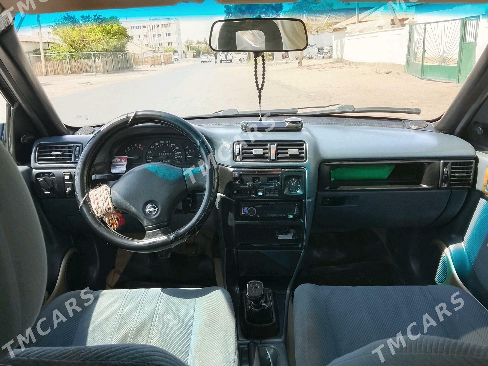 Opel Vectra 1993 - 33 000 TMT - Balkanabat - img 3