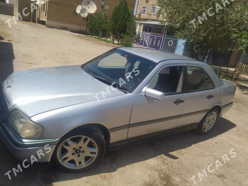 Mercedes-Benz C-Class 1996 - 38 000 TMT - Дашогуз - img 4