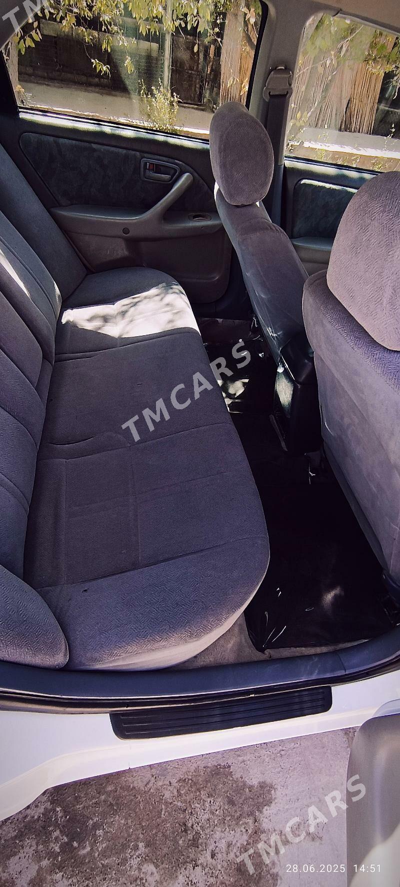 Toyota Camry 2000 - 128 000 TMT - Кака - img 2