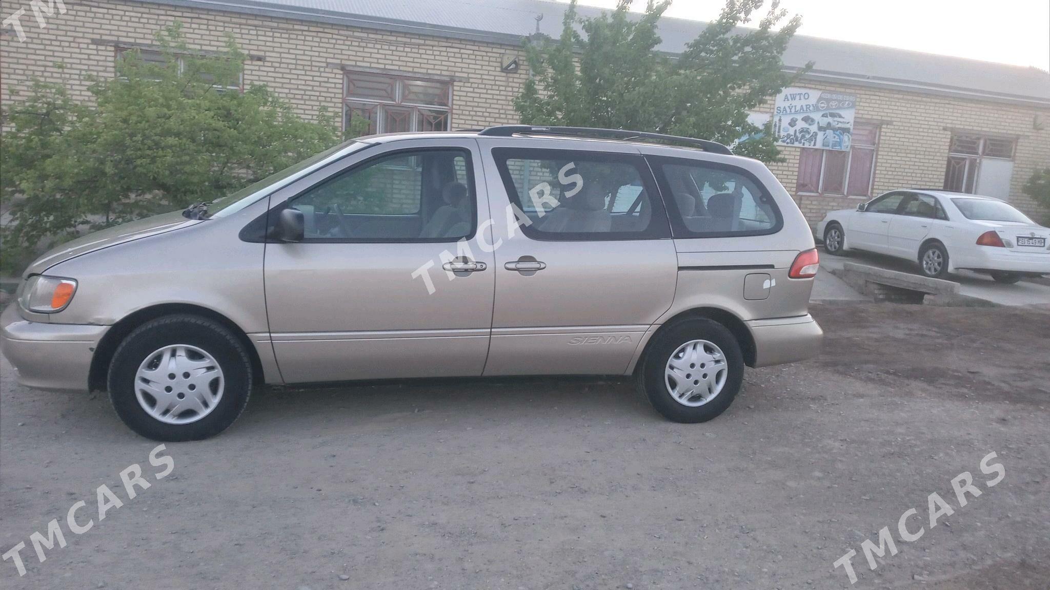 Toyota Sienna 2002 - 155 000 TMT - Мары - img 5