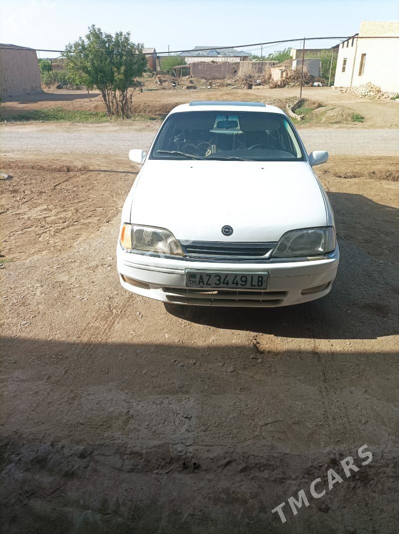 Opel Omega 1992 - 25 000 TMT - Farap - img 4
