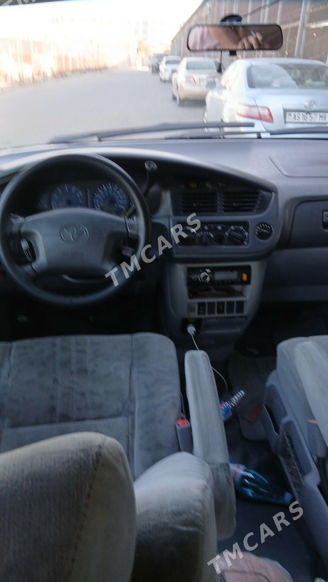 Toyota Sienna 2001 - 130 000 TMT - Мары - img 5