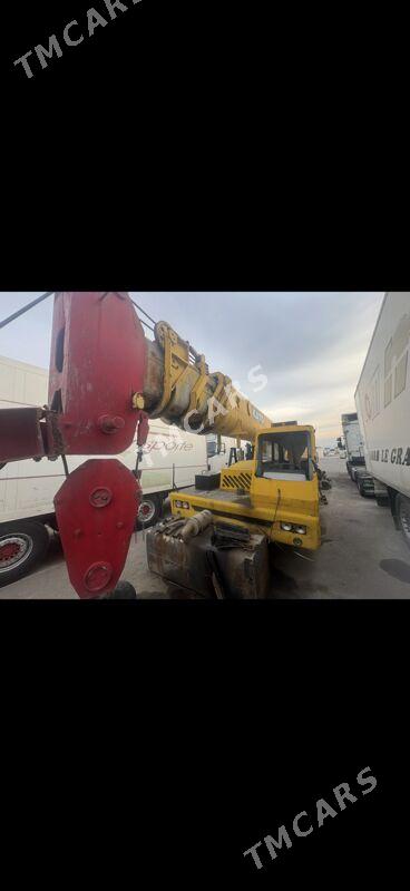 Kato HD25V5 2004 - 230 000 TMT - Ашхабад - img 3