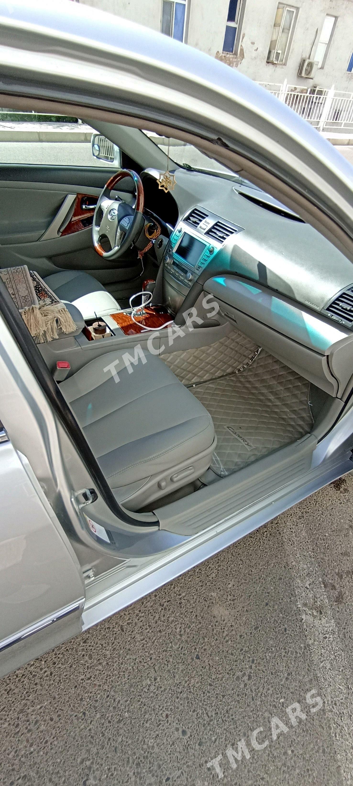 Toyota Camry 2011 - 240 000 TMT - Мары - img 7