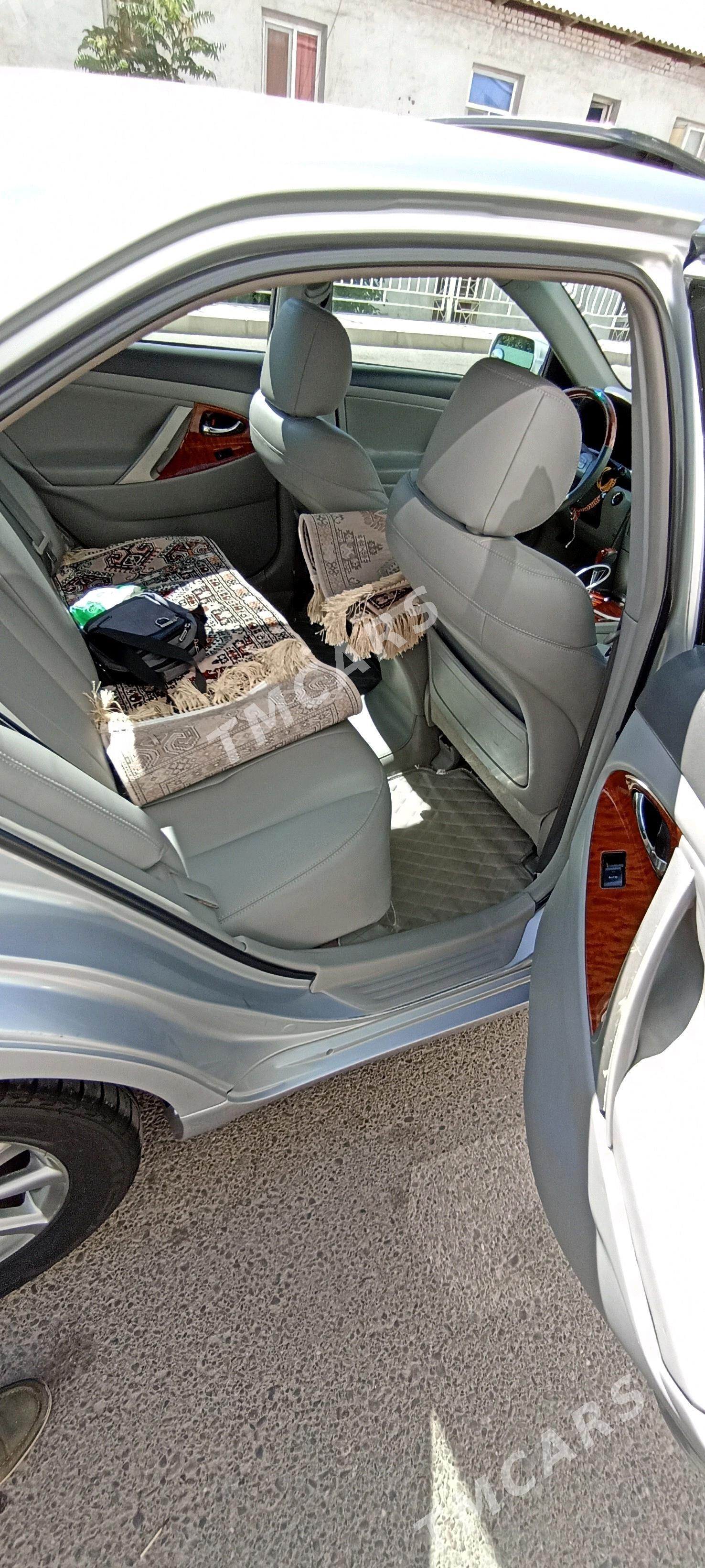 Toyota Camry 2011 - 240 000 TMT - Мары - img 8