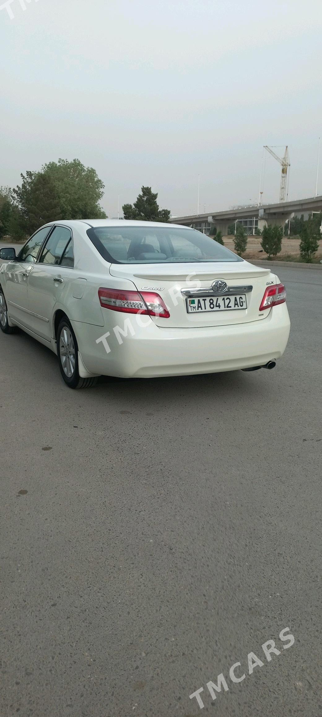 Toyota Camry 2011 - 160 000 TMT - Бедев - img 2