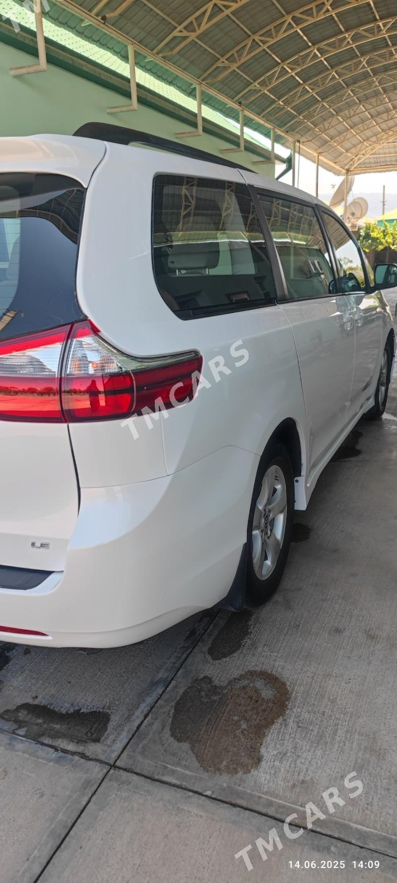 Toyota Sienna 2020 - 410 000 TMT - Ашхабад - img 7