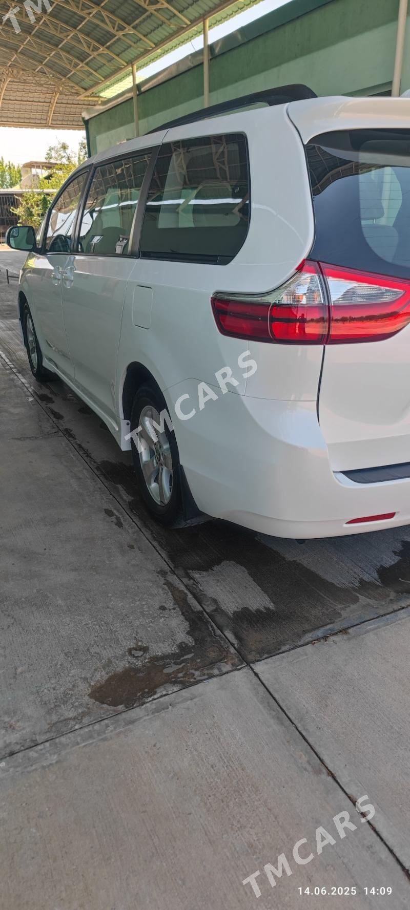 Toyota Sienna 2020 - 410 000 TMT - Ашхабад - img 4