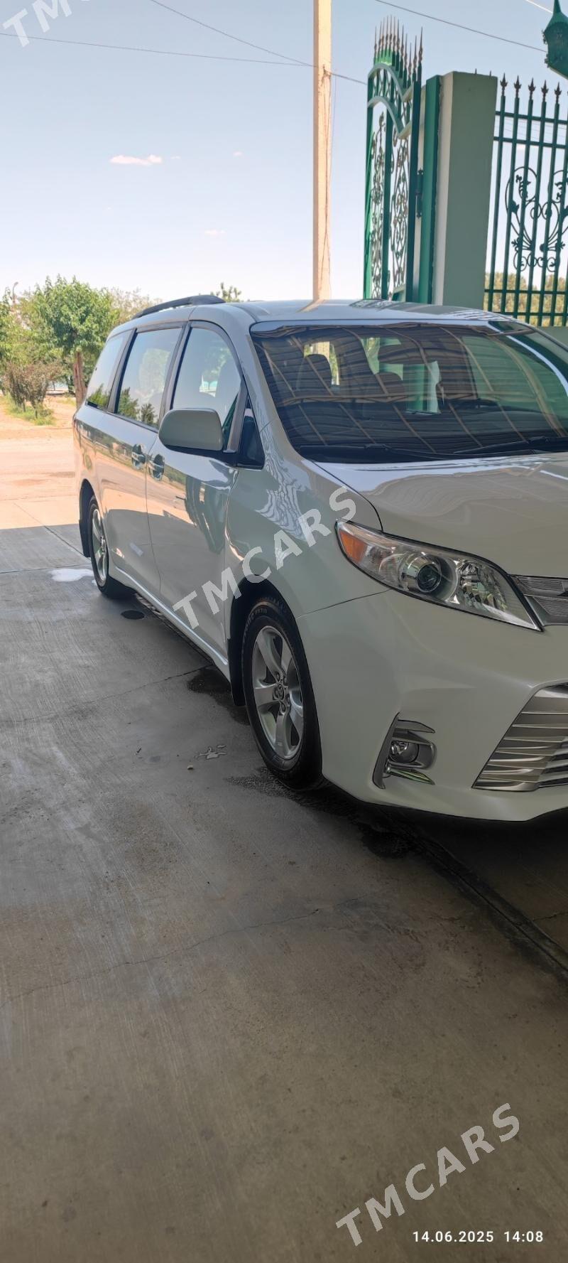 Toyota Sienna 2020 - 410 000 TMT - Ашхабад - img 6