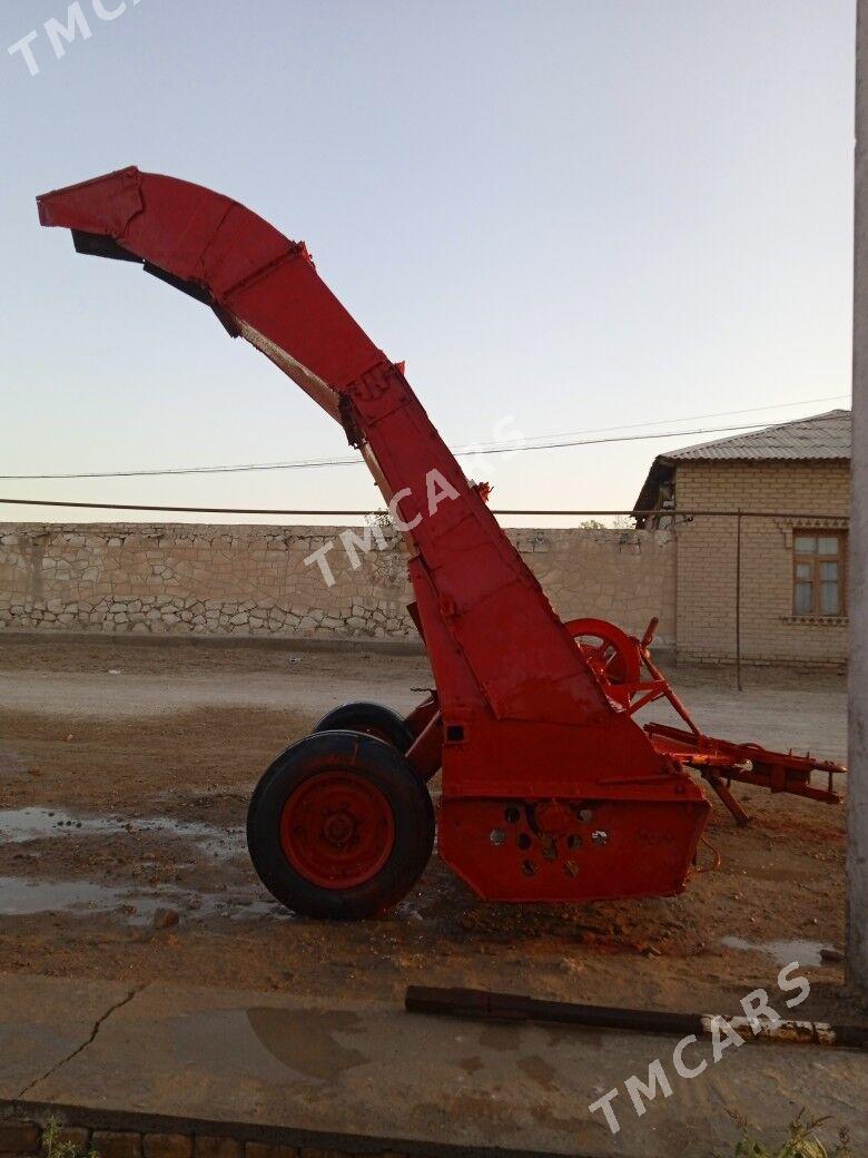 MTZ 82 1995 - 25 000 TMT - Ходжамбаз - img 9